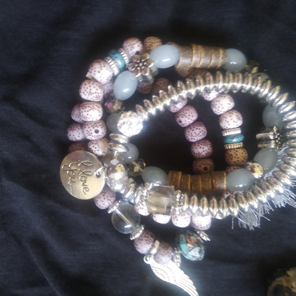 Set of 4 Beaded Bracelet - Picture 3 of 3